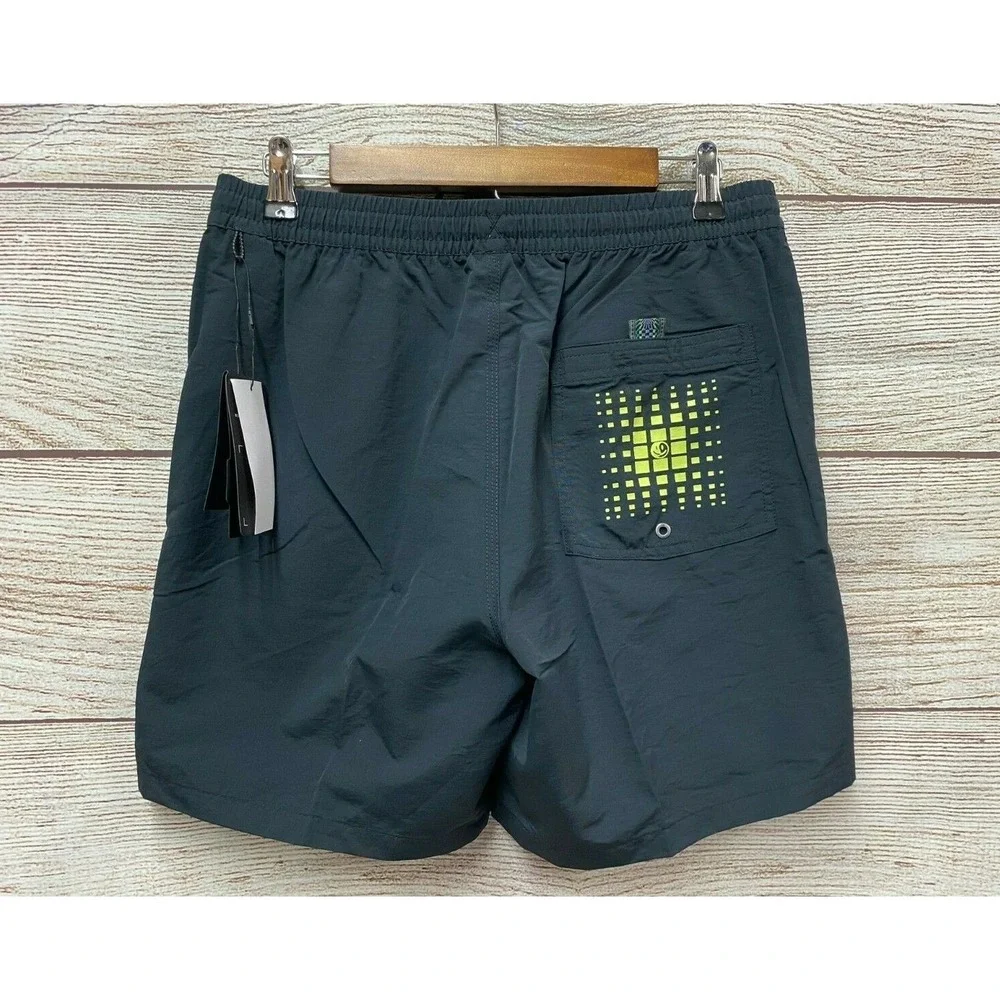 Quiksilver approximate measurements